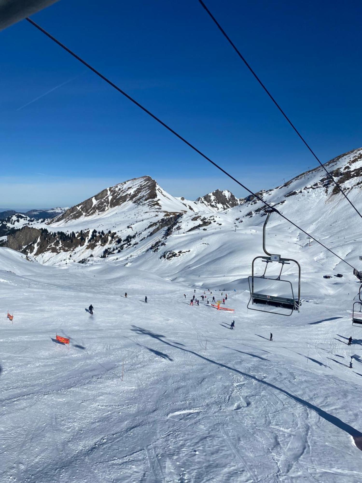 Mountainside With Views Over Appartement
